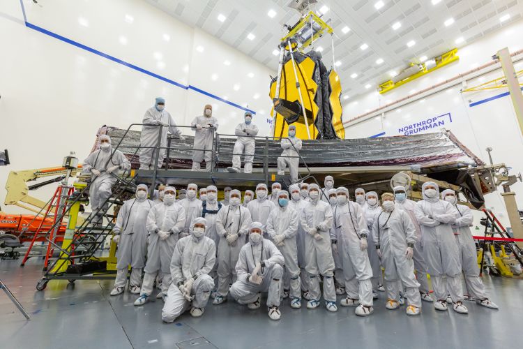 Members of the Northrop Grumman Webb team in front of the James Webb Space Telescope in the company’s cleanroom in Redondo Beach, Calif. Photo Credit: Northrop Grumman NASA and Northrop Grumman Receive Aviation Week Grand Laureate Award