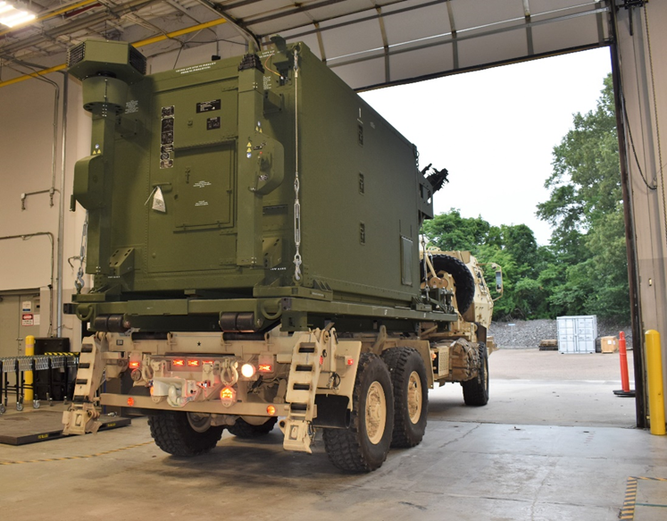 ハンツビルのノースロップ・グラマン社生産拠点を出発するポーランドWISLA防空ミサイル防衛プログラム向けのIBCS EOC(写真提供:ノースロップ・グラマン社) Northrop Grumman Delivers First IBCS Engagement Operations Center Under Contract with Poland - Japan