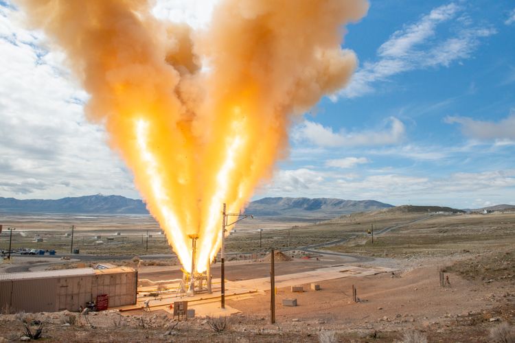 The abort motor for NASA’s Orion spacecraft Launch Abort System completes its final qualification test at the Northrop Grumman Promontory, Utah, test area. (Credit: Northrop Grumman) Northrop Grumman Successfully Tests Abort Motor for NASAs Orion Spacecraft_1