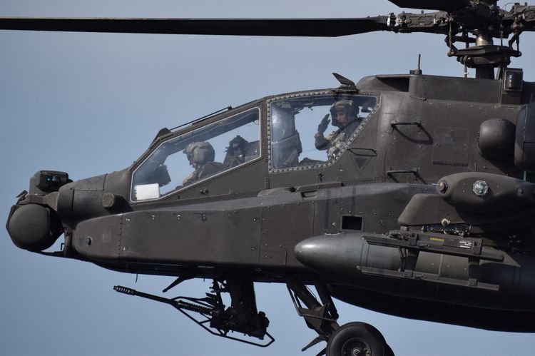 CIRCMテクノロジーはAH-64などの航空機に搭載され、搭乗員を守ります (写真提供:米陸軍) Northrop Grumman's Pioneering CIRCM Technology Ensures Mission Safety for the US Army 3 - Japan